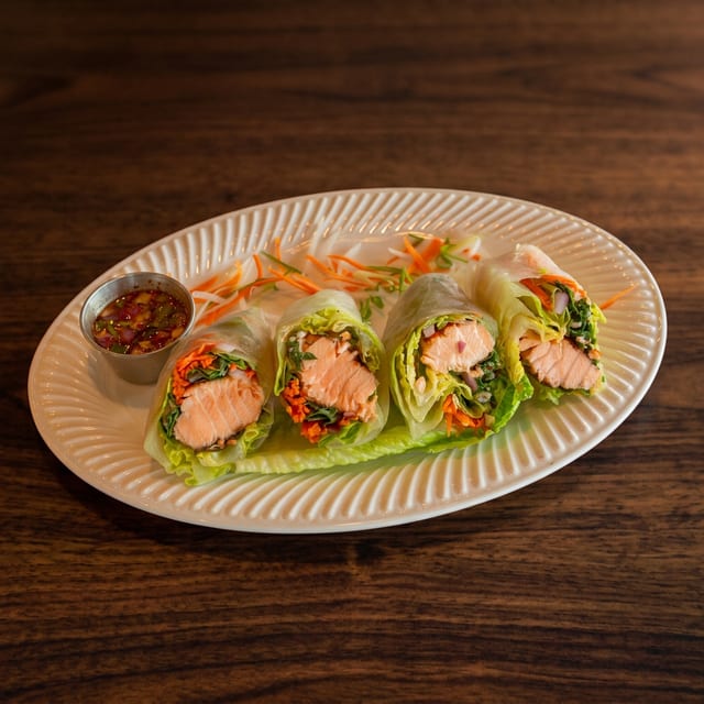 Fresh Rolls Salmon.